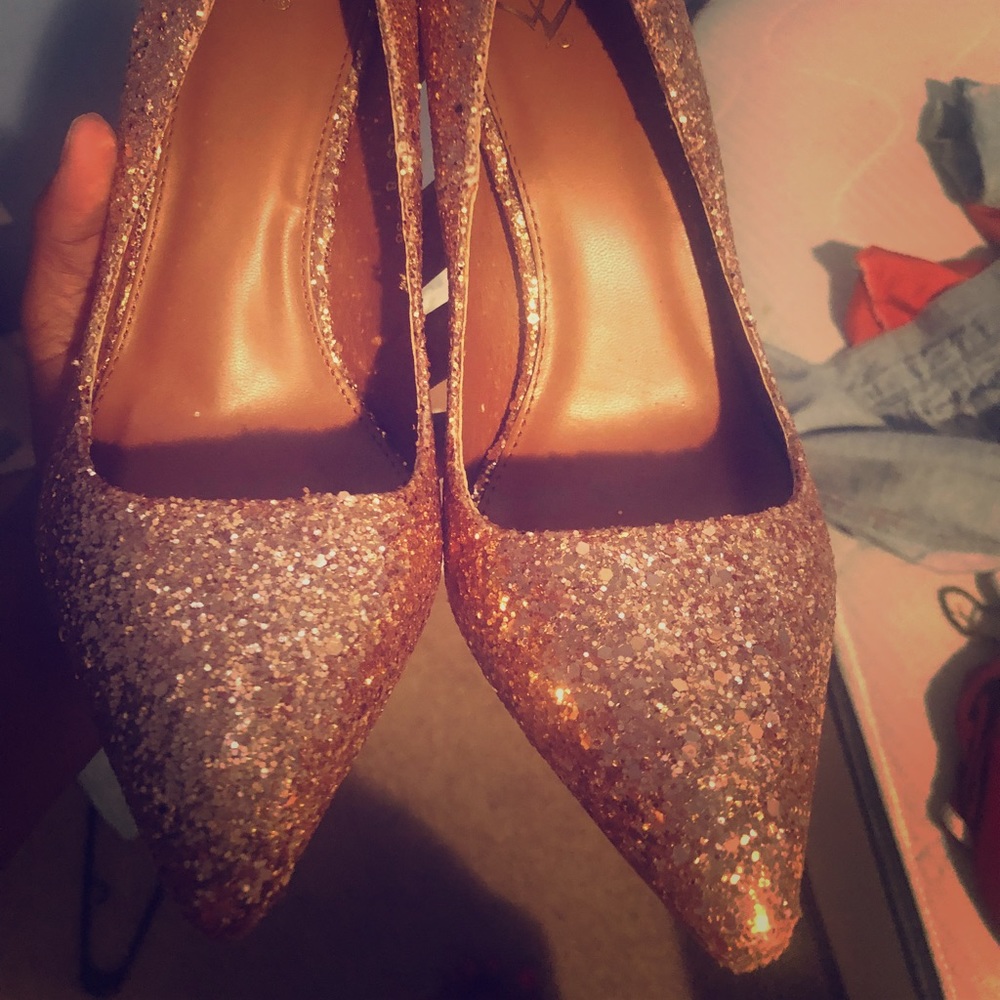 Heels - Picture 1 of 1